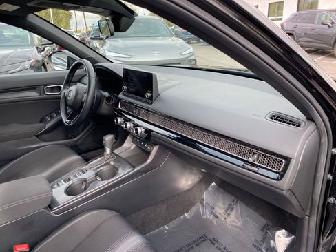 Used 2025 Honda Civic Sport image 35