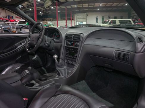 Used 2001 Ford Mustang GT RWD image 36