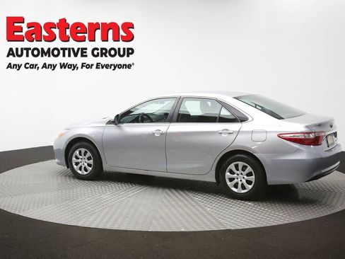Used 2017 Toyota Camry LE FWD image 61