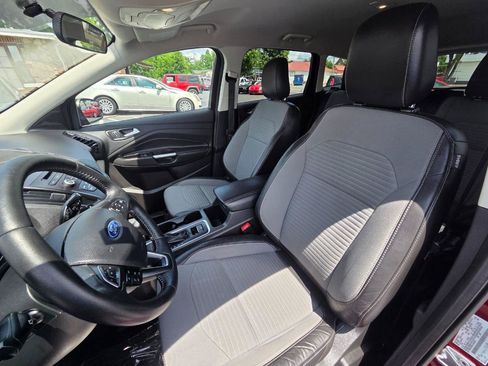 Used 2018 Ford Escape SE w/ SE Sport Appearance Package FWD image 13