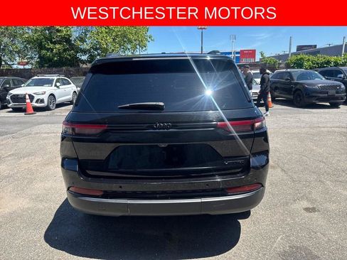 Used 2023 Jeep Grand Cherokee Limited w/ Luxury Tech Group II AWD/4WD image 4