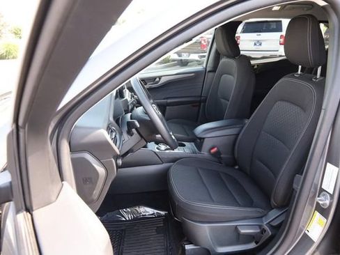 Certified 2025 Ford Escape Active FWD image 8
