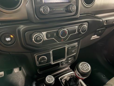 Used 2022 Jeep Wrangler Willys image 77