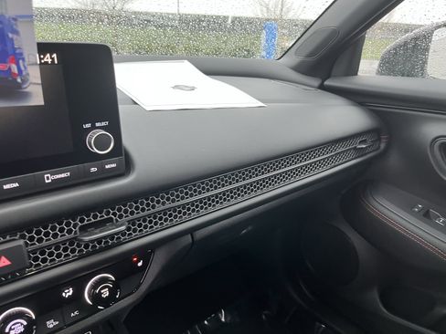 Certified 2025 Honda HR-V Sport image 21