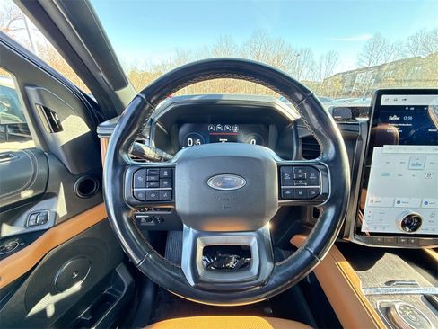 Used 2022 Ford Expedition Max Platinum image 11