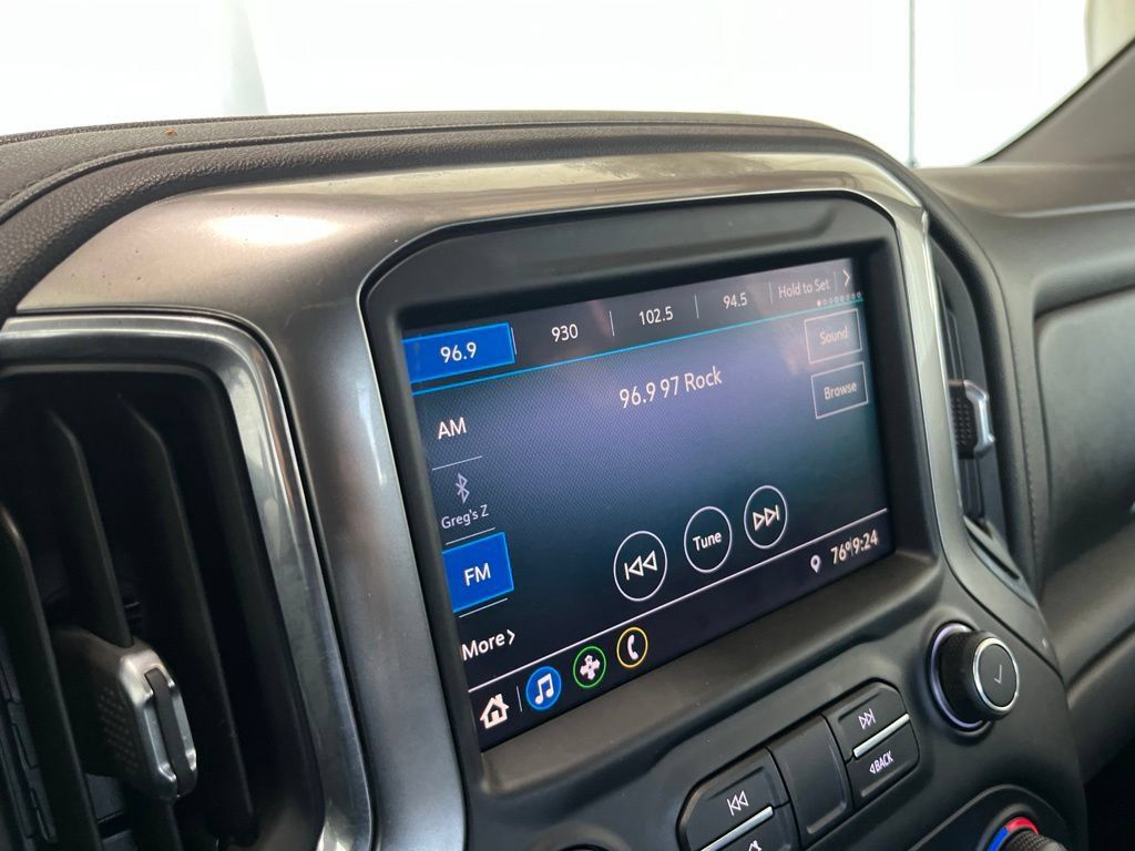 Used 2020 Chevrolet Silverado 1500 LT w/ Convenience Package AWD/4WD image 11