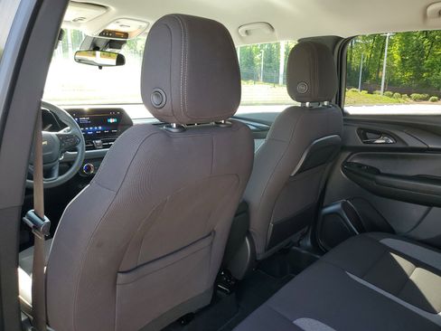 Used 2025 Chevrolet TrailBlazer LT FWD image 10
