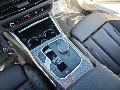 Used 2025 BMW 330i Sedan w/ M Sport Package image 25