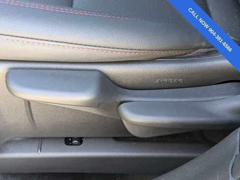 Used 2025 Chevrolet Trax RS w/ Sunroof Package FWD image 21