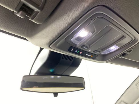 Used 2025 GMC Sierra 1500 Elevation image 23