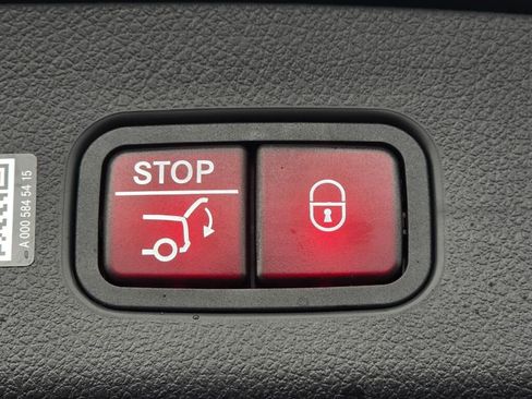 New 2026 Mercedes-Benz GLC 300 4MATIC image 23