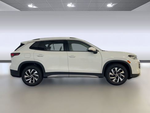 New 2026 Volkswagen Tiguan S image 8