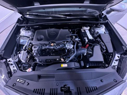 Used 2024 Toyota Camry SE image 11