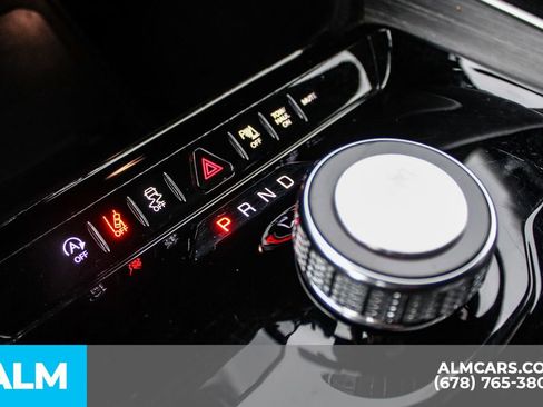 Used 2024 Jeep Wagoneer Series II w/ Flexible Seating Group image 40