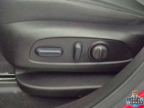 Used 2024 Chevrolet Blazer LT w/ Sound & Technology Package FWD image 17
