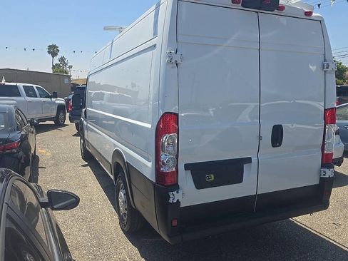 Used 2023 RAM ProMaster 3500 w/ Convenience Group FWD image 4