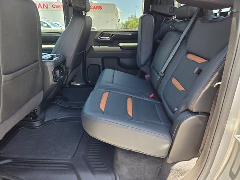 Used 2024 GMC Sierra 2500 AT4 AWD/4WD image 8