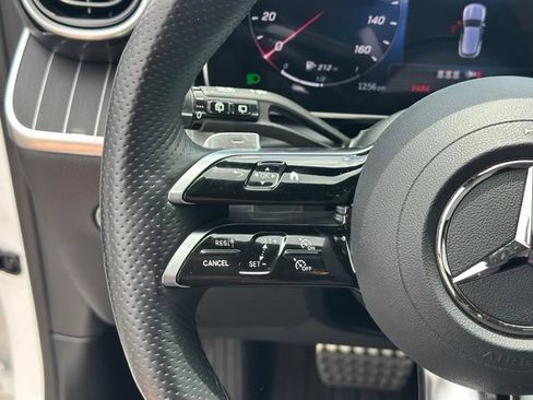 Used 2024 Mercedes-Benz GLC 300 4MATIC image 18