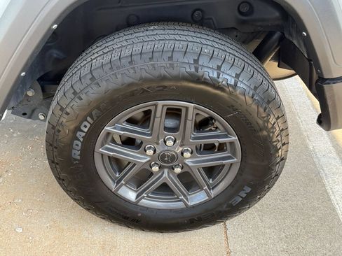 Used 2025 Jeep Wrangler Unlimited Sport AWD/4WD image 30