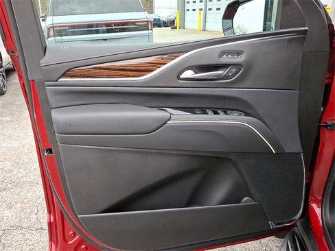 Used 2024 Cadillac Escalade Premium Luxury w/ Performance Package image 12