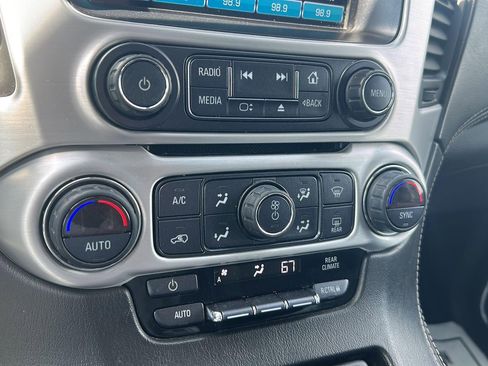 Used 2019 GMC Yukon SLE w/ SLE Value Package AWD/4WD image 25