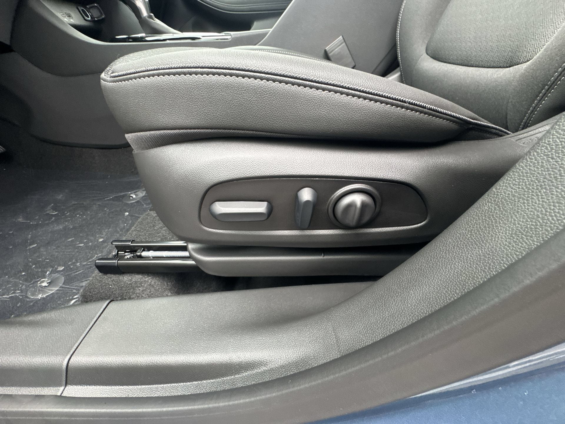 New 2026 Buick Encore GX Preferred w/ Comfort Package AWD/4WD image 14