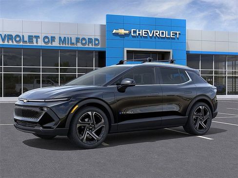 New 2026 Chevrolet Equinox EV LT w/ Convenience Package II AWD/4WD image 2