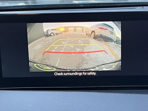 Used 2024 MAZDA MAZDA3 s image 25