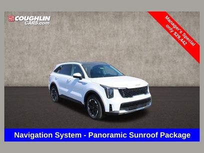Used 2025 Kia Sorento S w/ Panoramic Sunroof Package