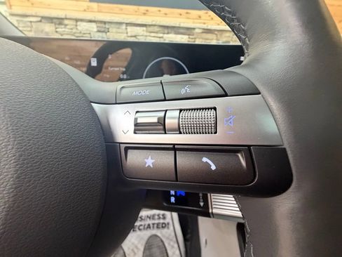 Used 2024 Hyundai Kona Limited image 24