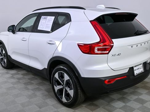 Certified 2026 Volvo XC40 B5 Plus w/ Protection Package Premier image 4