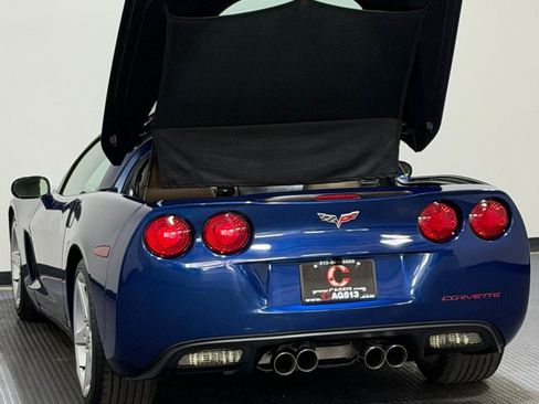 Used 2007 Chevrolet Corvette Coupe w/ Preferred Equipment Group RWD image 10