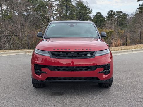 Used 2024 Land Rover Range Rover Sport SE image 2