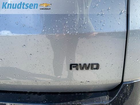 Used 2023 Chevrolet Traverse Premier w/ Redline Edition image 13