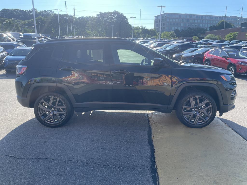 Used 2026 Jeep Compass Limited AWD/4WD image 7