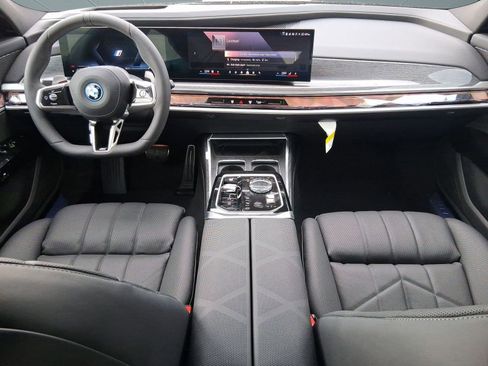 New 2026 BMW 750e xDrive image 15