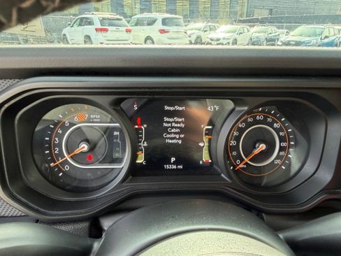 Used 2025 Jeep Wrangler Unlimited Rubicon AWD/4WD image 21