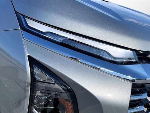 Used 2025 Chevrolet Equinox LT image 28