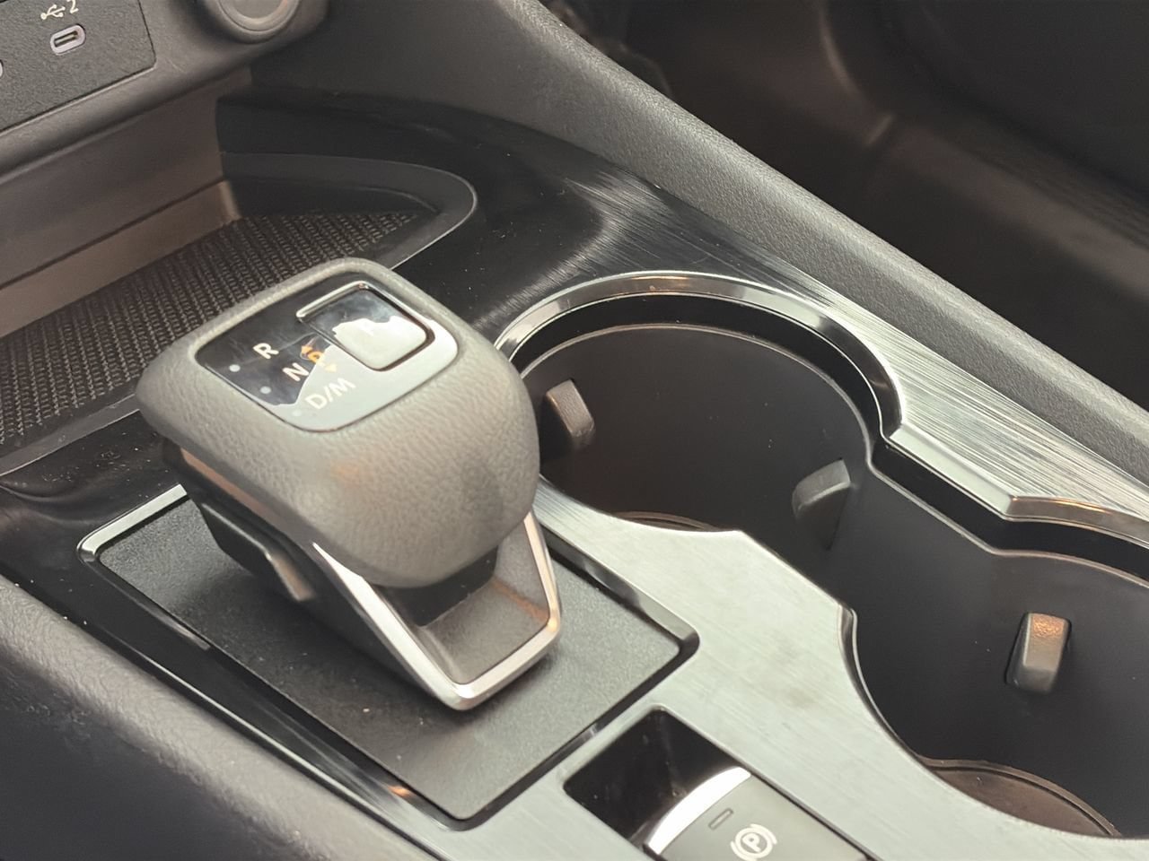 Used 2025 Nissan Rogue SV FWD image 14