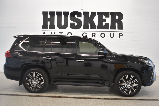 Used 2021 Lexus LX 570 4WD w/ Luxury Package image 2