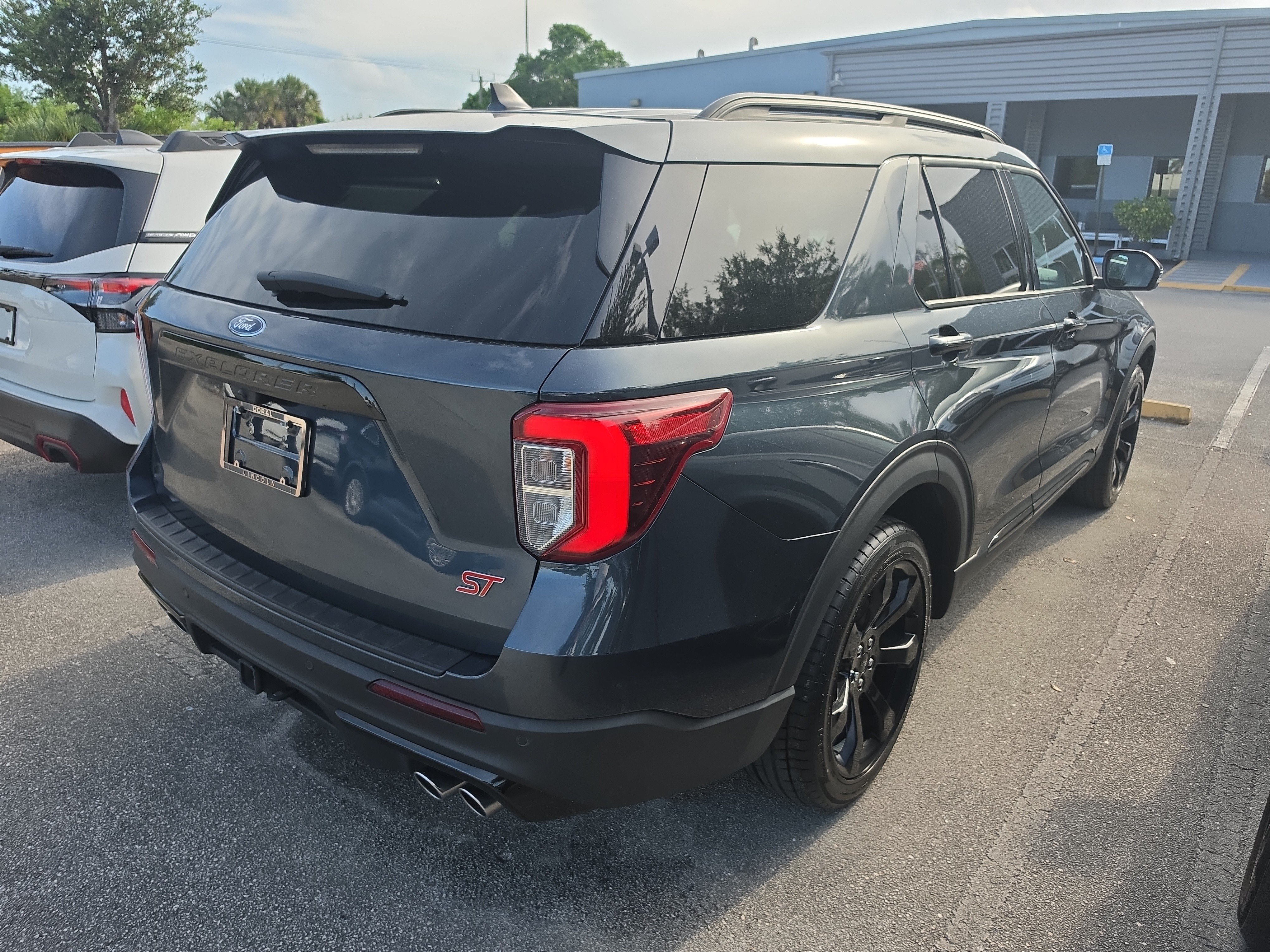 Used 2023 Ford Explorer ST w/ Equipment Group 401A AWD/4WD image 3