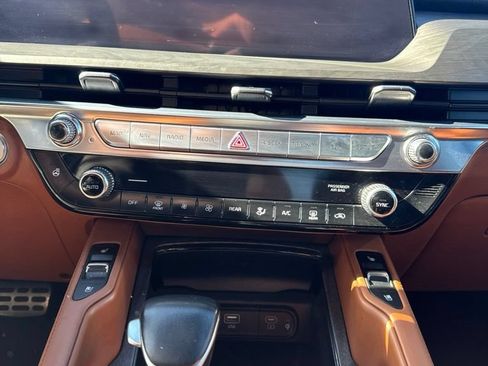 Used 2023 Kia Telluride SX Prestige X-Pro AWD/4WD image 10