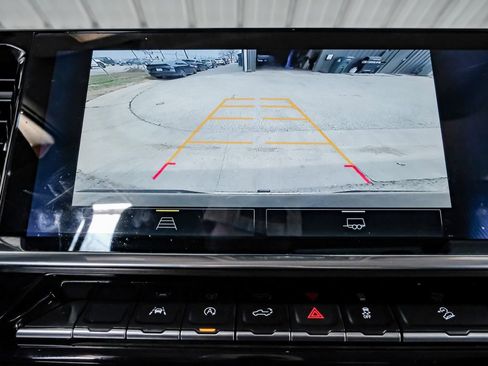 Used 2024 Chevrolet Silverado 1500 LT w/ Z71 Off-Road Package image 21