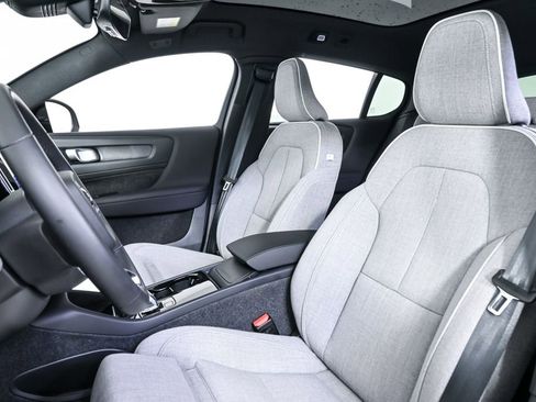 Used 2023 Volvo C40 P8 Recharge Ultimate w/ Protection Package Premier image 7