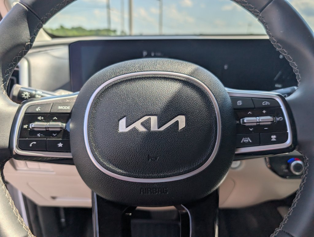 Used 2025 Kia Sorento S FWD image 19