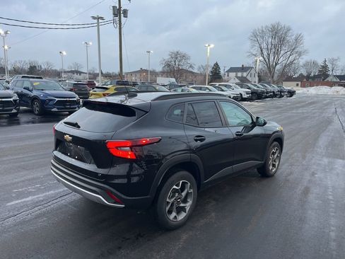 Used 2024 Chevrolet Trax LT w/ Driver Confidence Package image 6