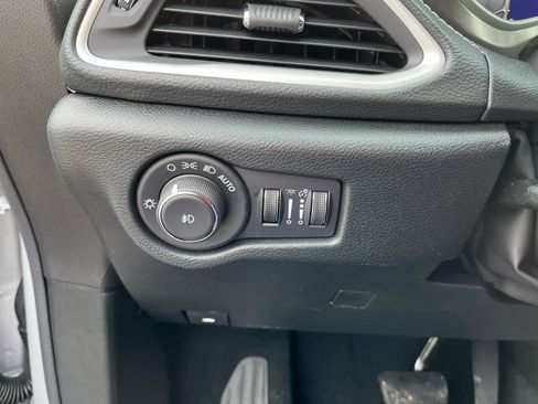 New 2026 Chrysler Pacifica Select w/ S Appearance Package image 12