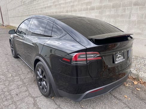 Used 2024 Tesla Model X Plaid image 7