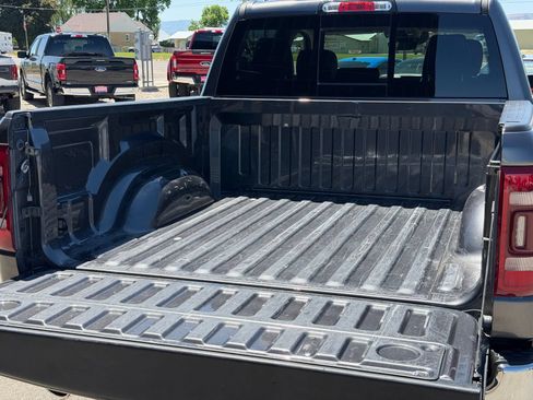 Used 2022 RAM 1500 Laramie AWD/4WD image 9