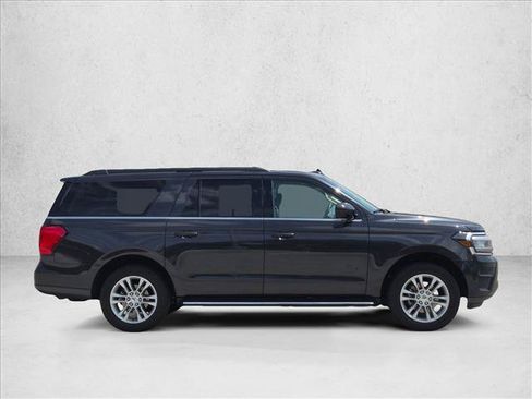 Used 2022 Ford Expedition Max XLT AWD/4WD image 4